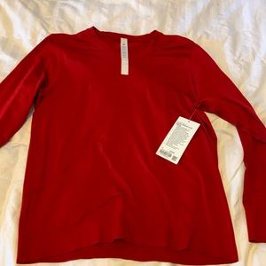BNWT lululemon swiftly relaxed long sleeve never worn! Brand new for Xmas gift!